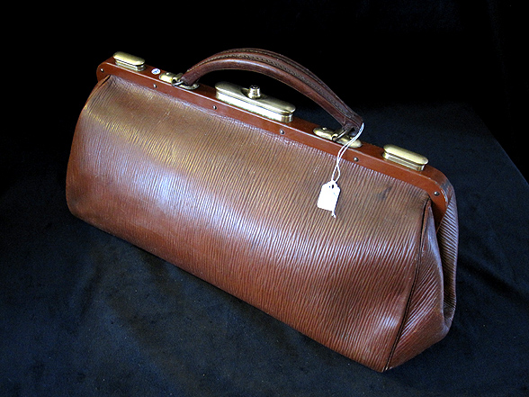 Antique Gladstone Travel Bag. Ref.#.4a.